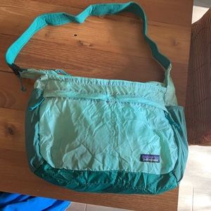 Lightweight Patagonia bag. Water bottle pockets and zipper pockets